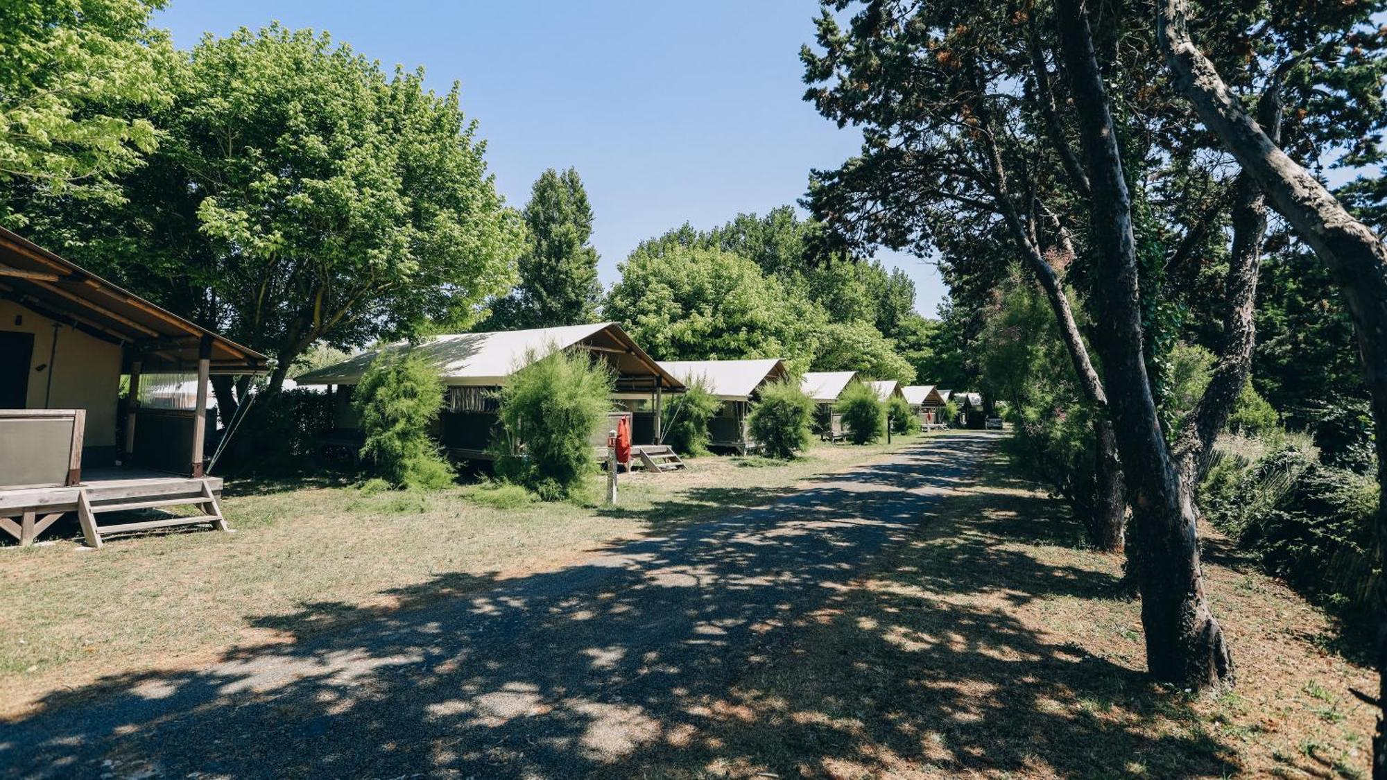 Camping La Pree Les Portes-en-Re Exteriör bild