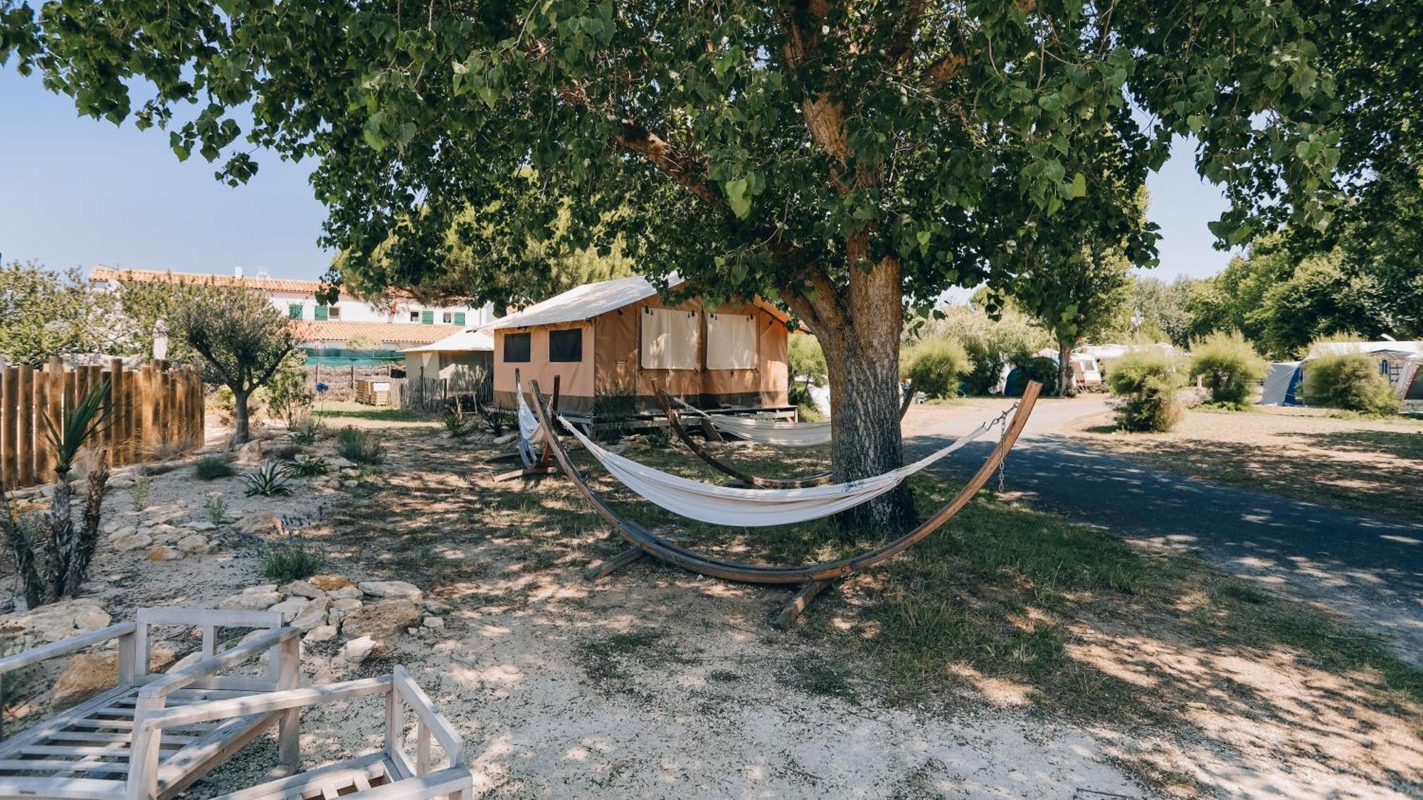 Camping La Pree Les Portes-en-Re Exteriör bild